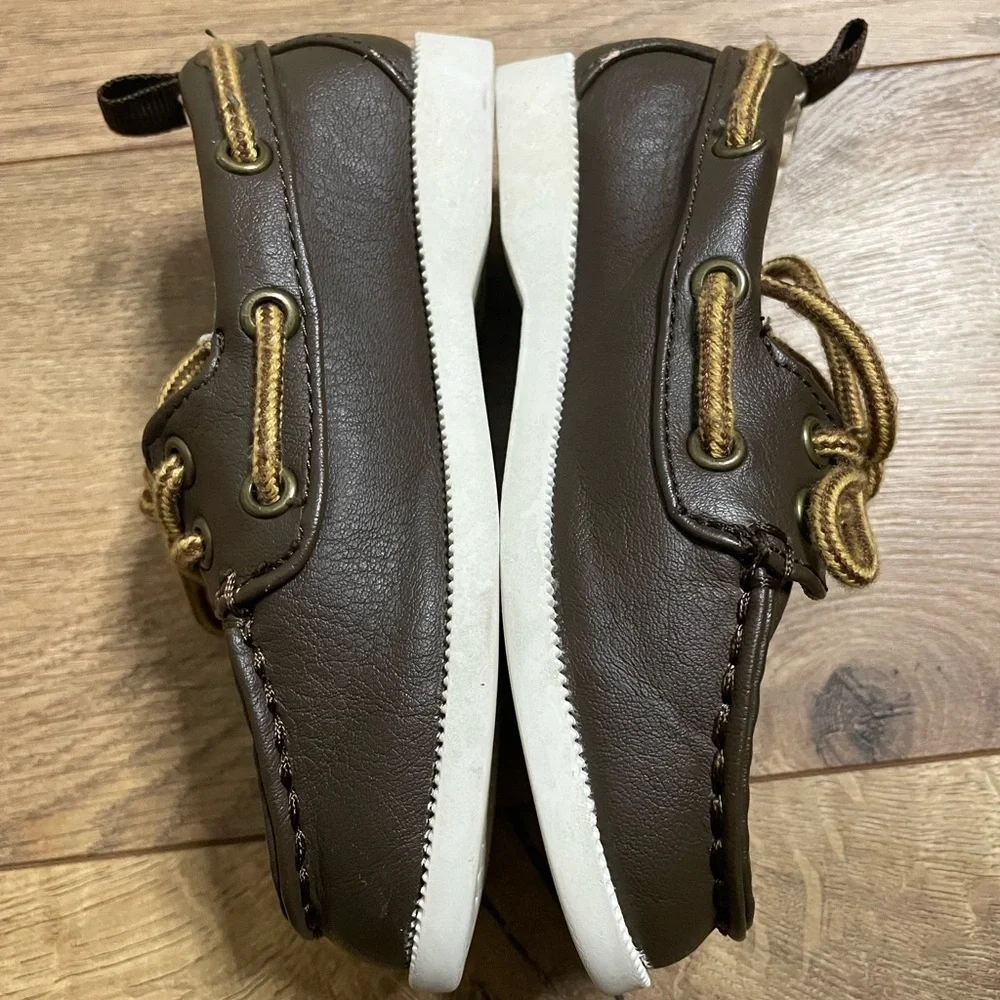 GAP Kids Moccasins in Brown and White